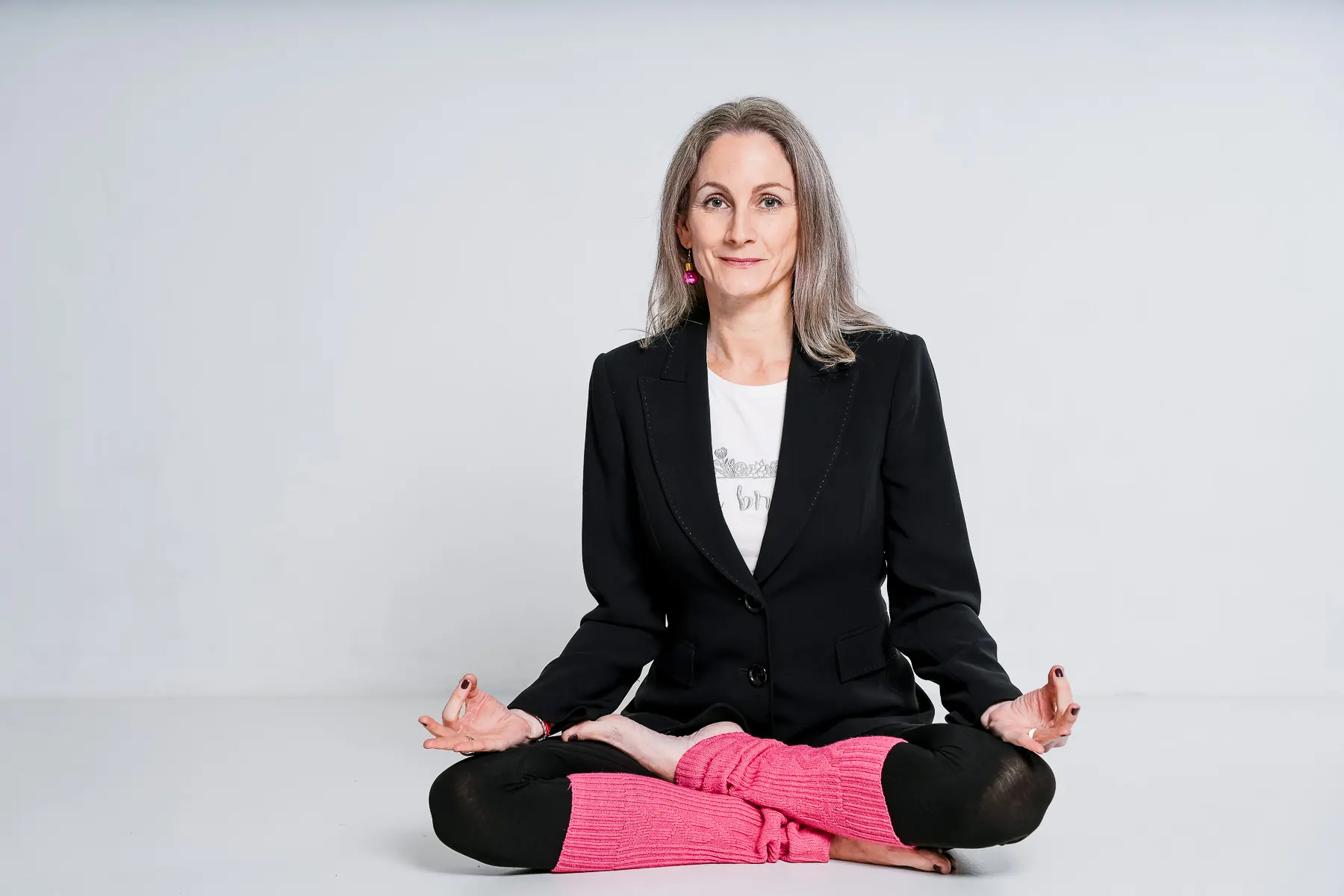 Ruhige Meditationshaltung im Business-Kontext